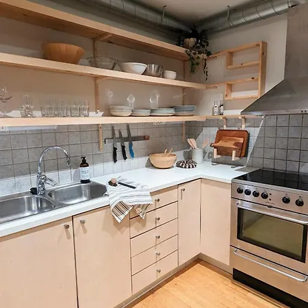 Townhouse In Central *