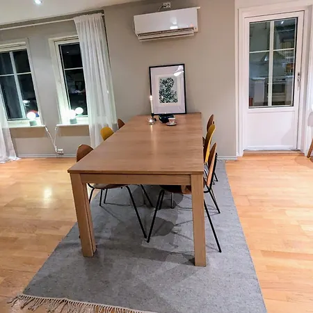 Apartment Townhouse In Central Tromso